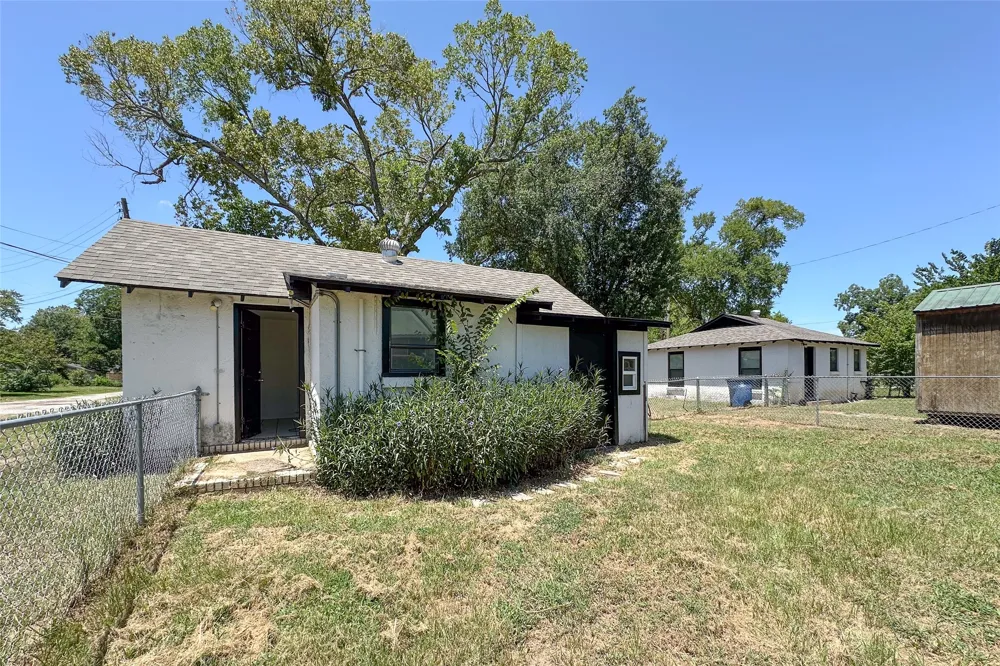 909 Alice Street Trinidad, TX 75163