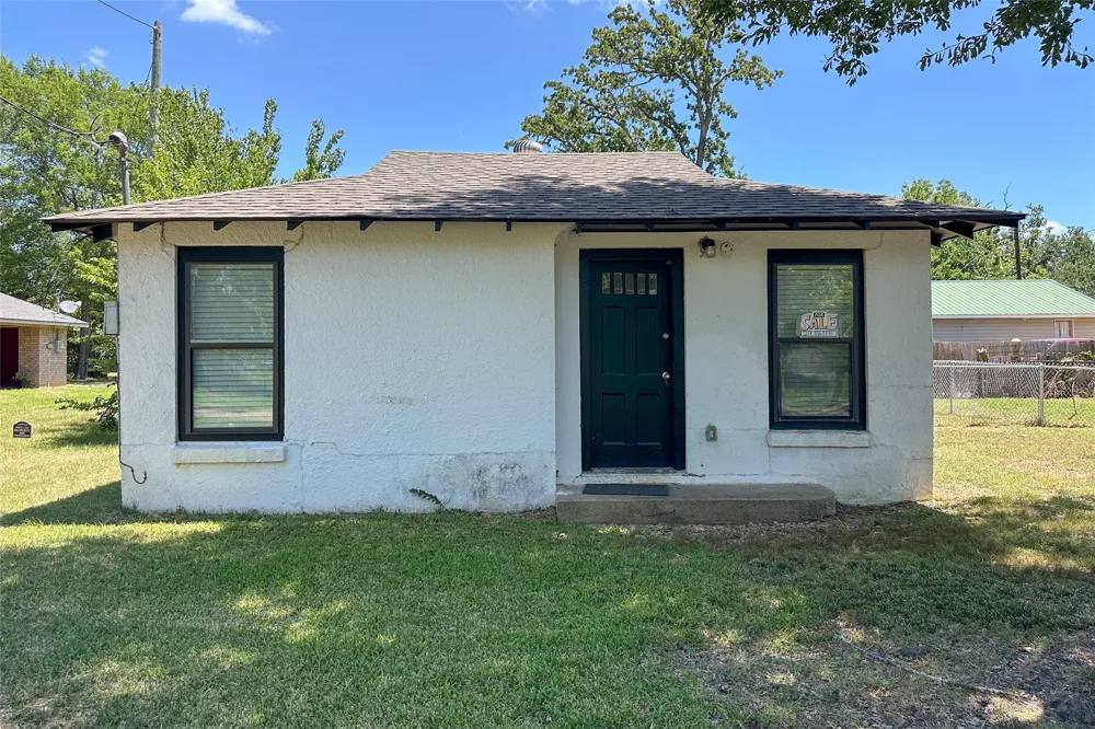 909 Alice Street Trinidad, TX 75163