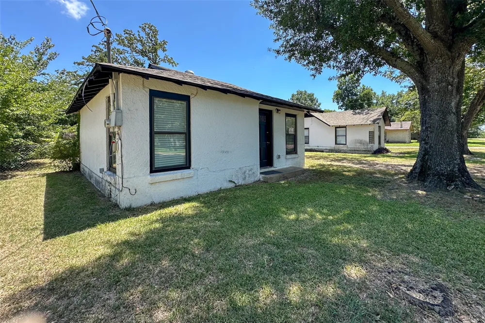 909 Alice Street Trinidad, TX 75163