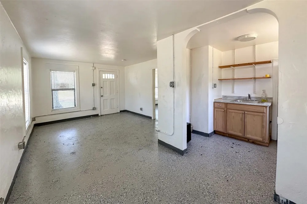 909 Alice Street Trinidad, TX 75163