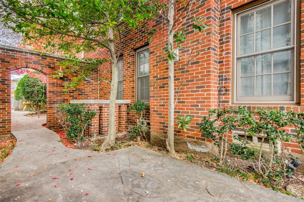 3445 Lovers Lane #B University Park, TX 75225