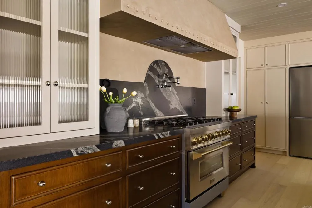 1812 Highland Dr Newport Beach, CA 92660