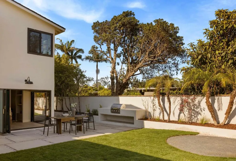 1812 Highland Dr Newport Beach, CA 92660