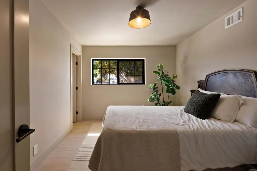 1812 Highland Dr Newport Beach, CA 92660