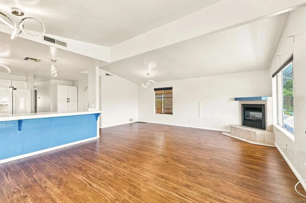 275 S Worthington Street #59 Spring Valley, CA 91977