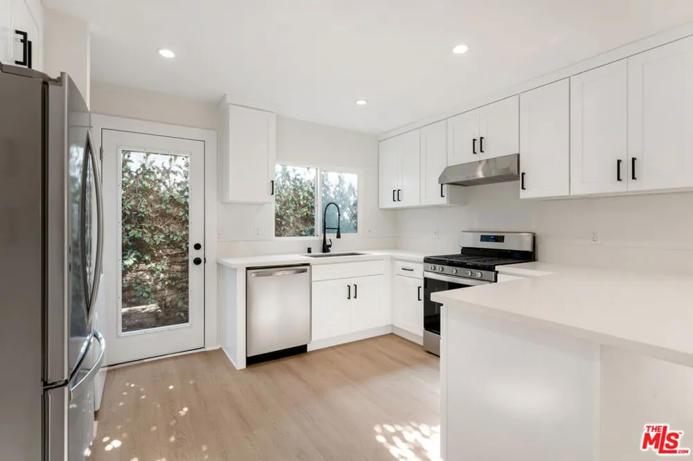 4245 Normal Avenue Los Angeles, CA 90029