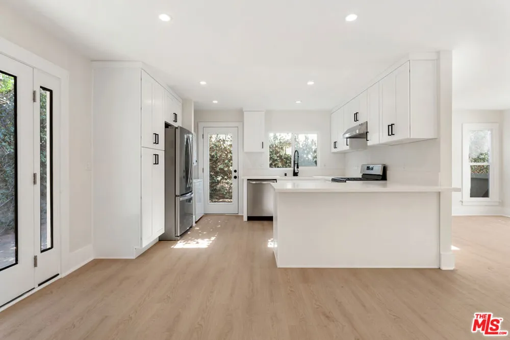 4245 Normal Avenue Los Angeles, CA 90029