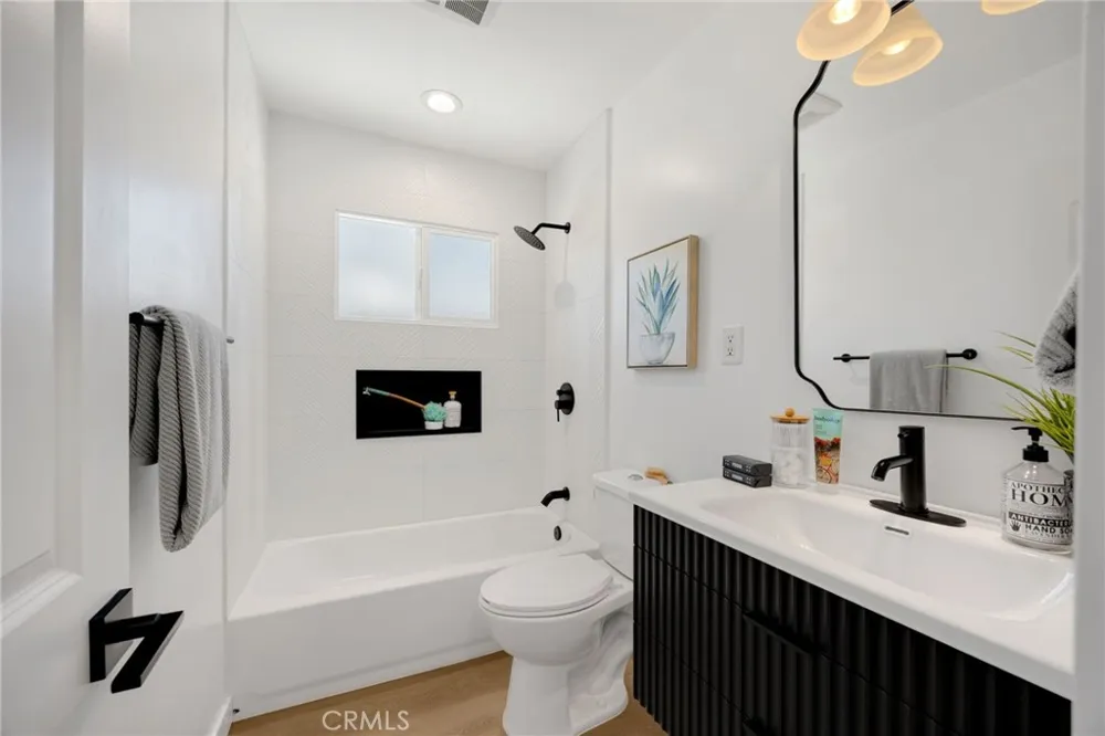 25219 Ebony Lomita, CA 90717