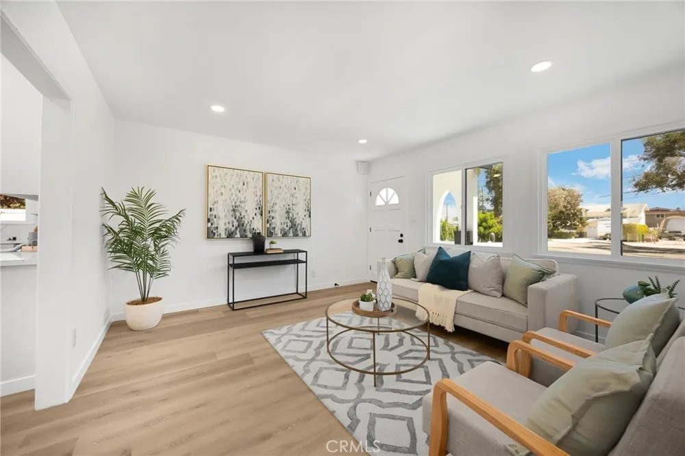 25219 Ebony Lomita, CA 90717