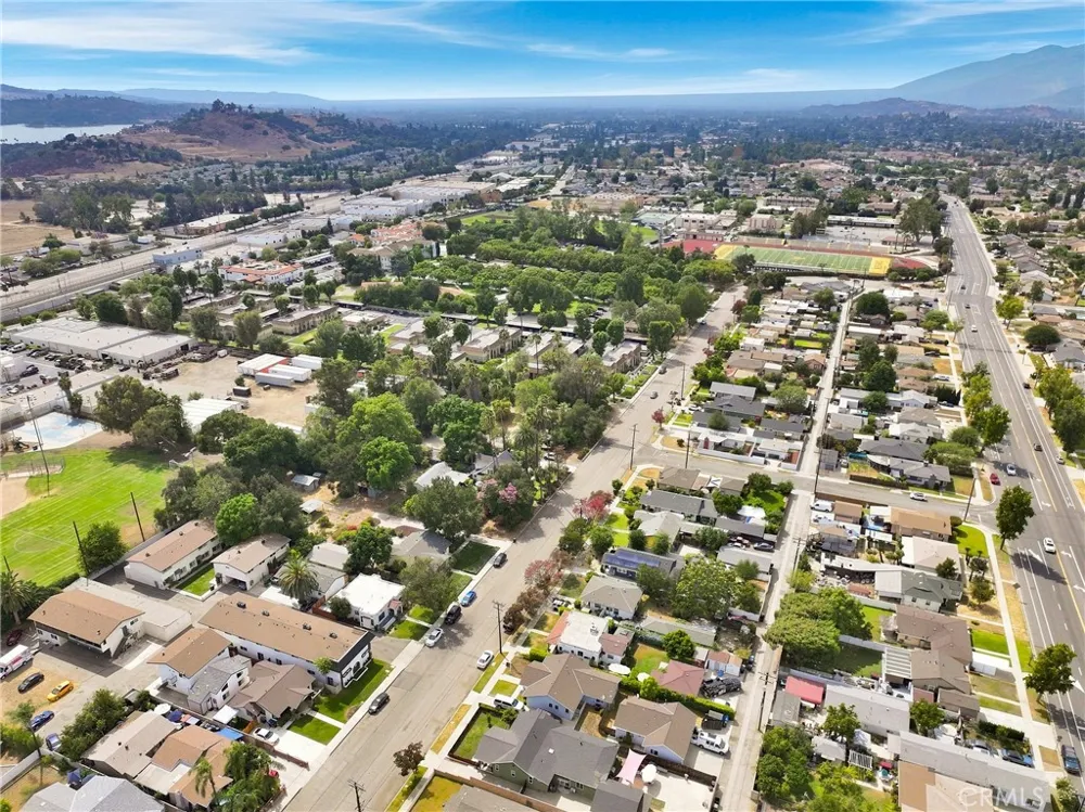 1436 3rd Street La Verne, CA 91750