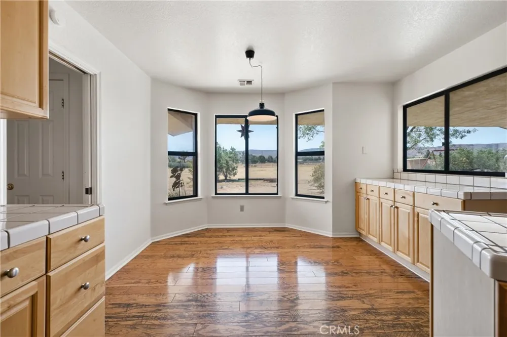 4548 W Avenue K12 Quartz Hill, CA 93536
