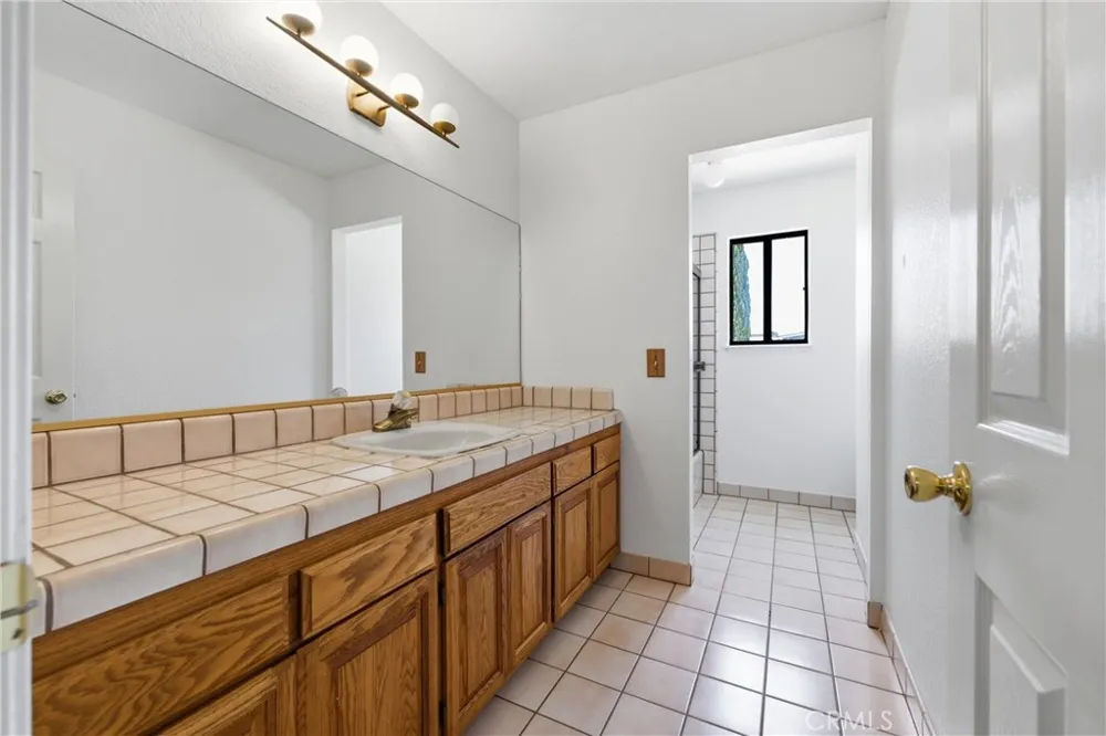 4548 W Avenue K12 Quartz Hill, CA 93536