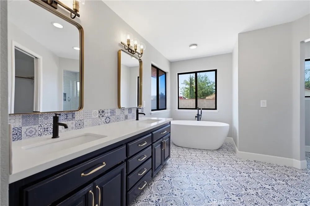 4548 W Avenue K12 Quartz Hill, CA 93536