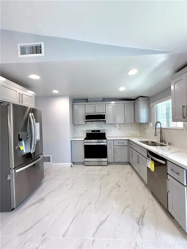 17112 Ceredo Granada Hills, CA 91344