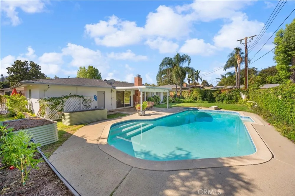 221 Phlox Avenue Redlands, CA 92373