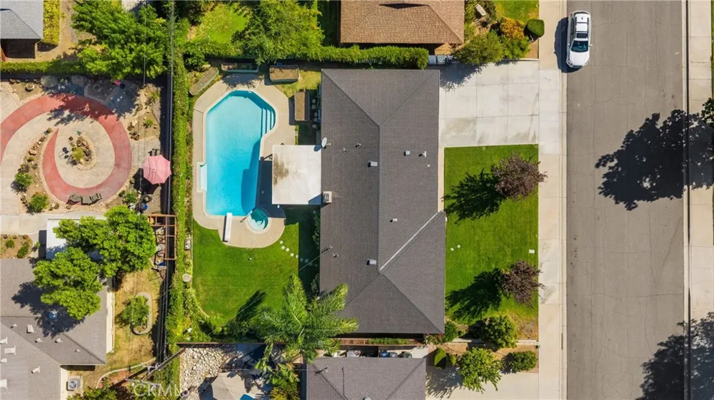 221 Phlox Avenue Redlands, CA 92373