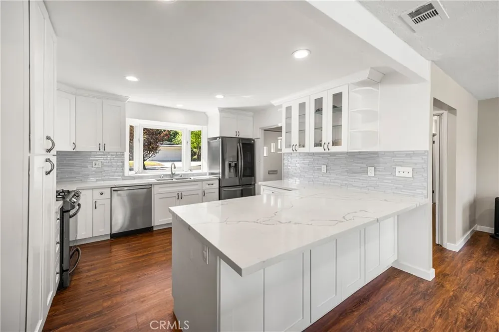 221 Phlox Avenue Redlands, CA 92373