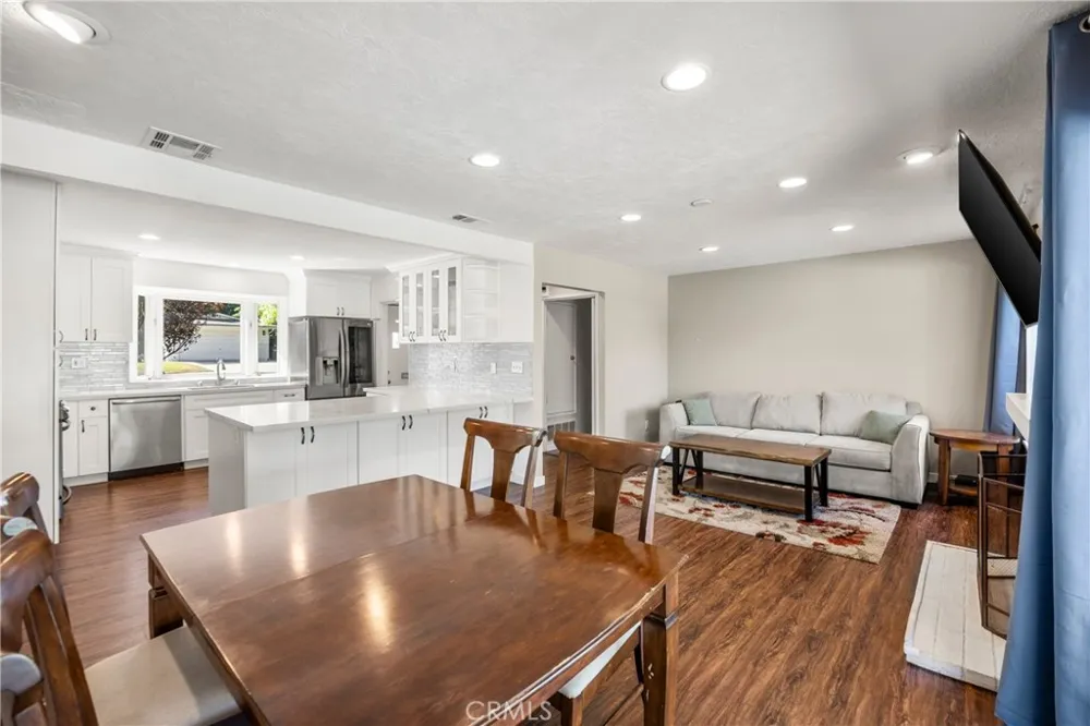 221 Phlox Avenue Redlands, CA 92373