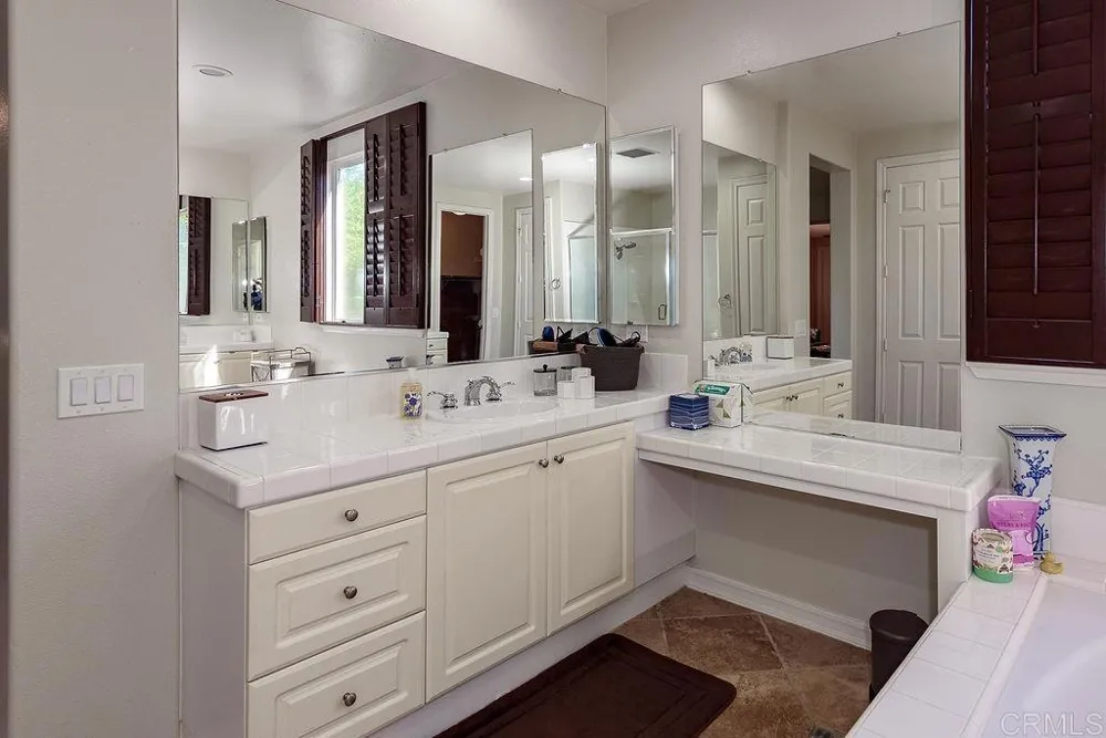2903 Rancho Cortes Carlsbad, CA 92009