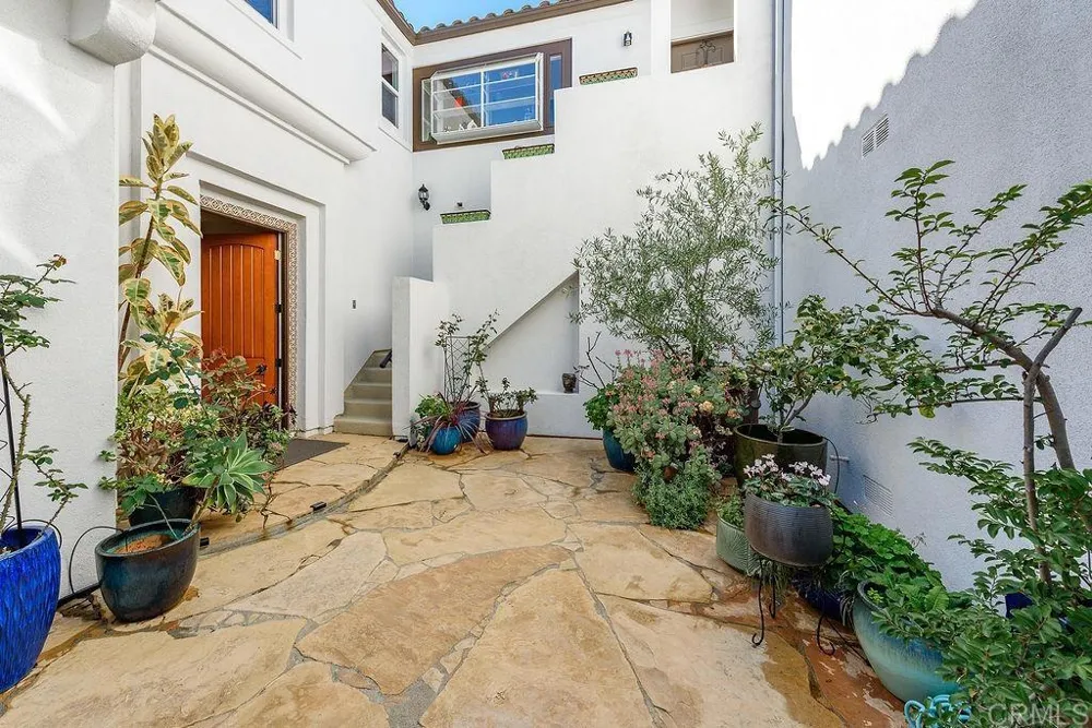 2903 Rancho Cortes Carlsbad, CA 92009