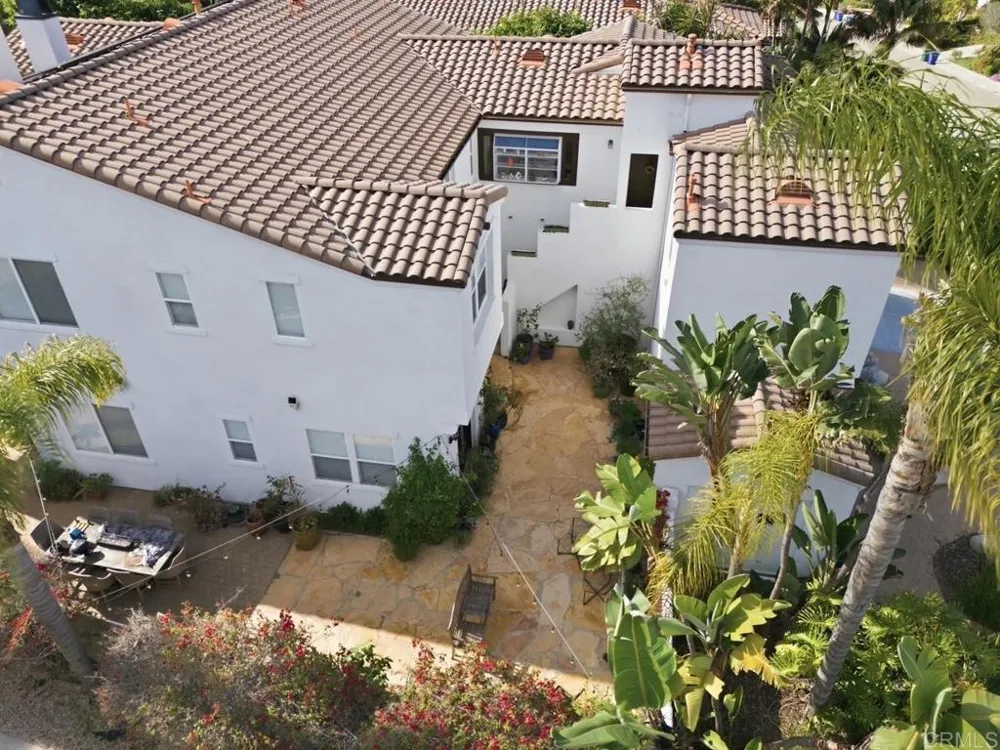 2903 Rancho Cortes Carlsbad, CA 92009