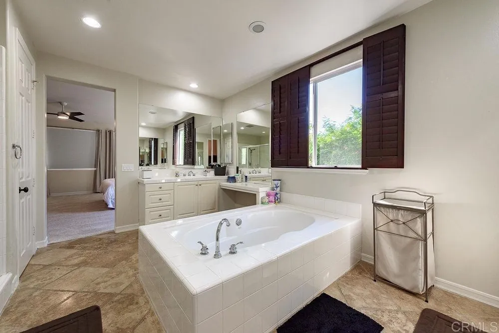 2903 Rancho Cortes Carlsbad, CA 92009