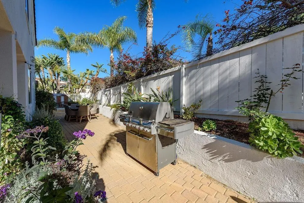 2903 Rancho Cortes Carlsbad, CA 92009