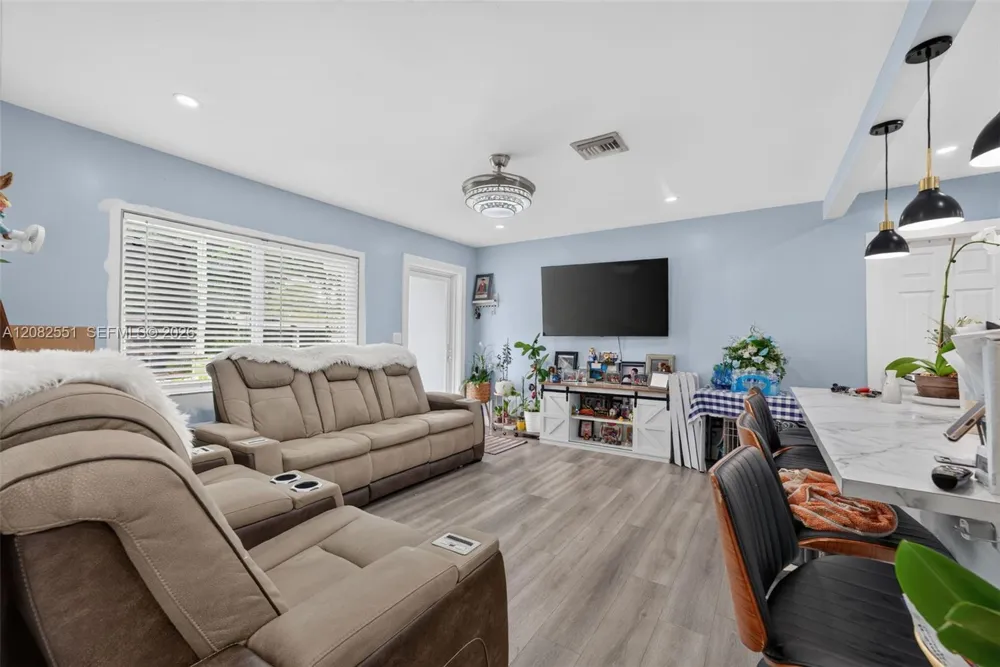 1541 SW 32nd Ct Fort Lauderdale, FL 33315