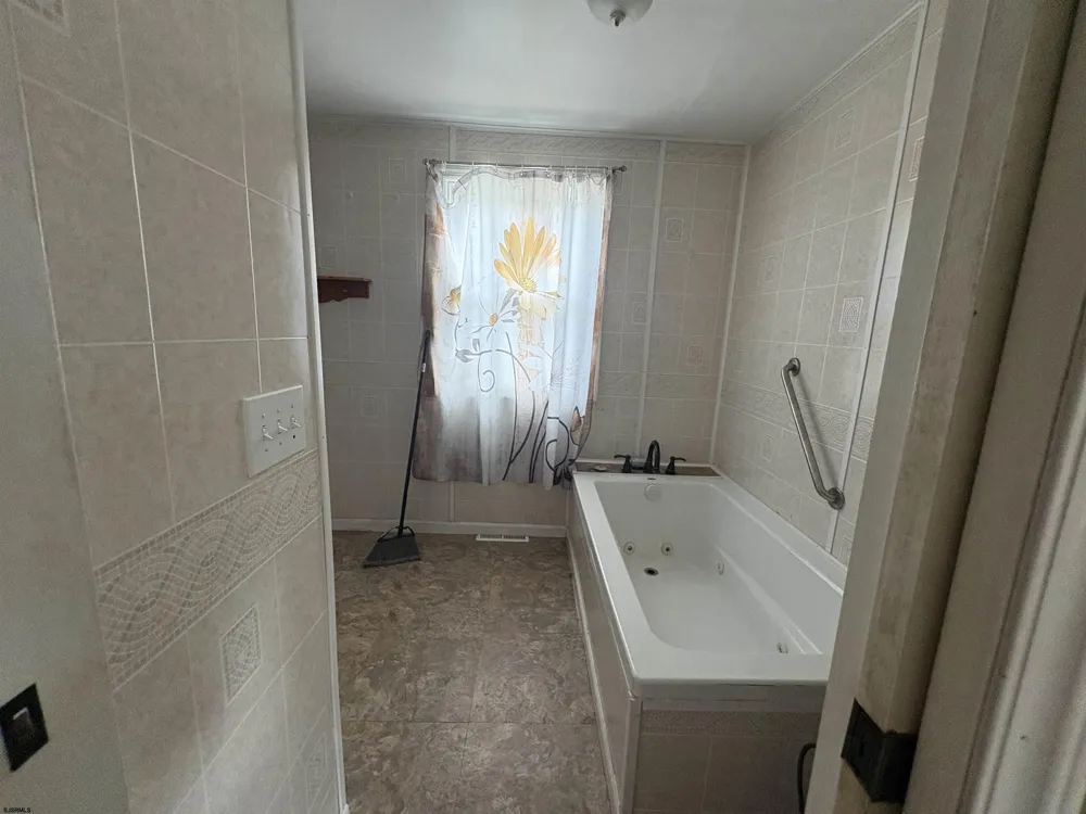 214 2nd Ave Egg Harbor Township, NJ 08234