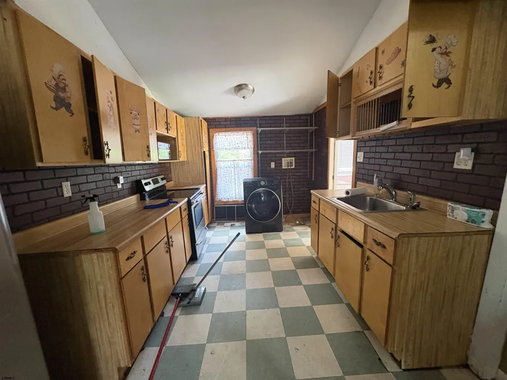 214 2nd Ave Egg Harbor Township, NJ 08234