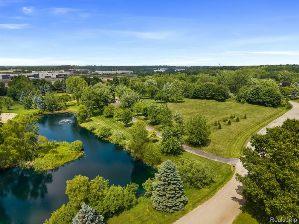 55550 Lee Road Lyon Charter Township, MI 48165
