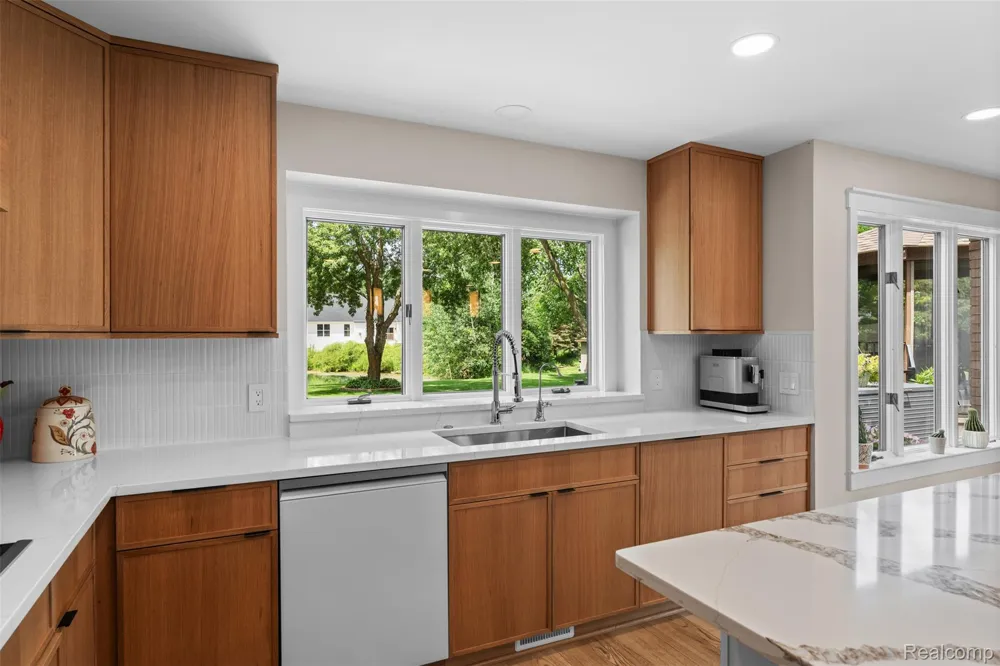55550 Lee Road Lyon Charter Township, MI 48165