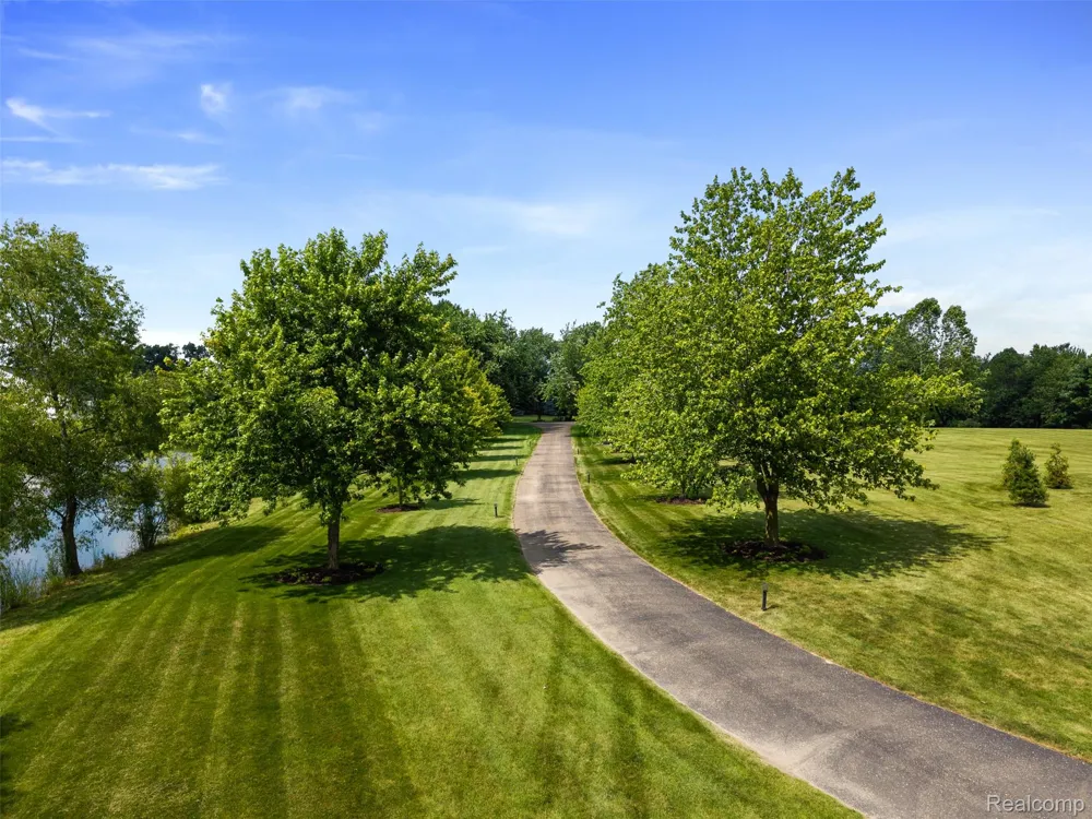 55550 Lee Road Lyon Charter Township, MI 48165