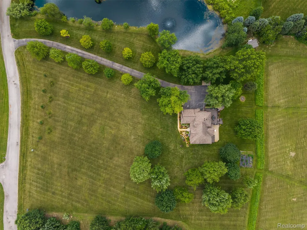 55550 Lee Road Lyon Charter Township, MI 48165