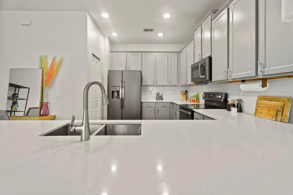 9174 TECUMSEH DRIVE Orlando, FL 32825