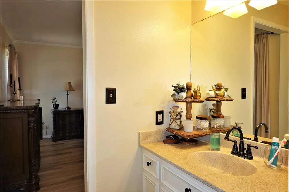 134 Saint Anthony Drive Sinton, TX 78387