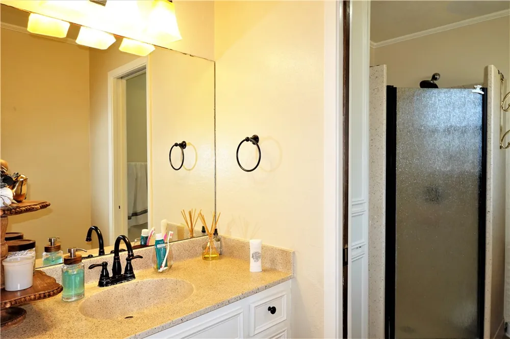 134 Saint Anthony Drive Sinton, TX 78387