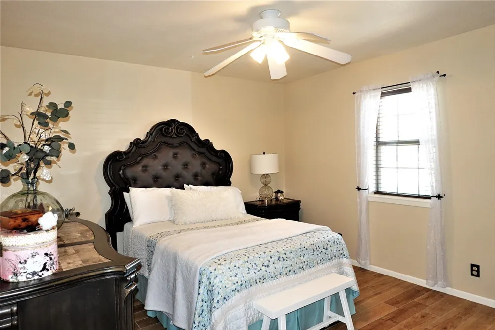 134 Saint Anthony Drive Sinton, TX 78387