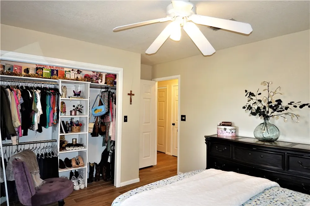 134 Saint Anthony Drive Sinton, TX 78387