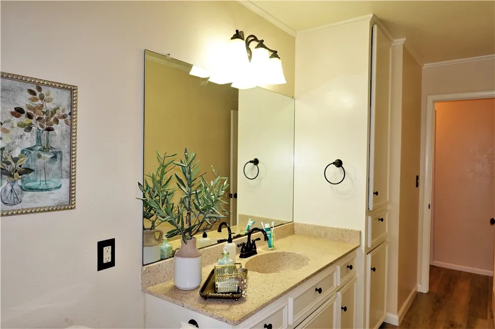 134 Saint Anthony Drive Sinton, TX 78387