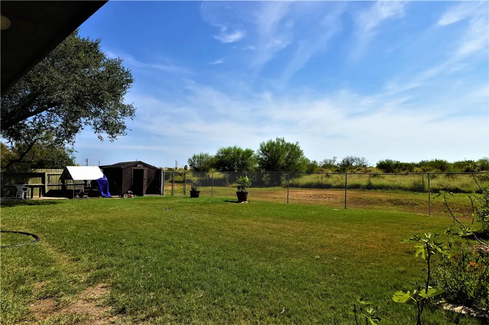 134 Saint Anthony Drive Sinton, TX 78387