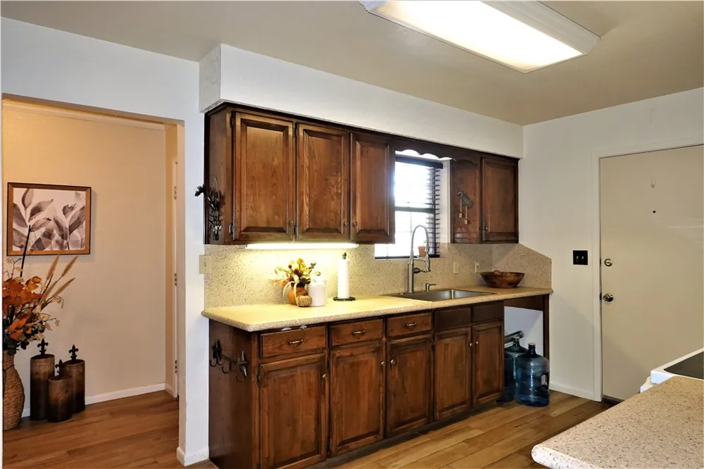 134 Saint Anthony Drive Sinton, TX 78387