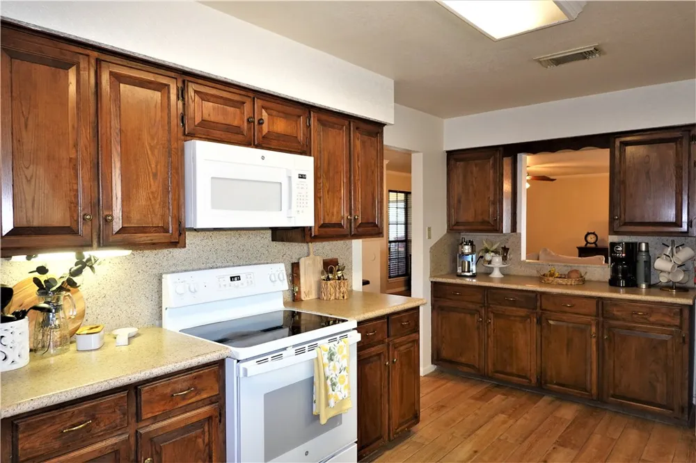 134 Saint Anthony Drive Sinton, TX 78387