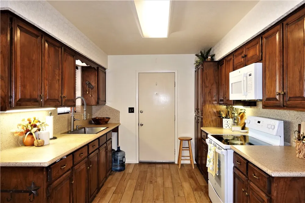 134 Saint Anthony Drive Sinton, TX 78387
