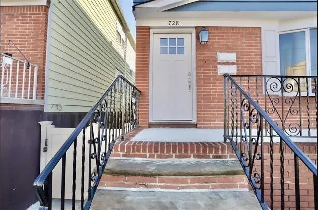 728 KENNEDY BLVD Bayonne, NJ 07087
