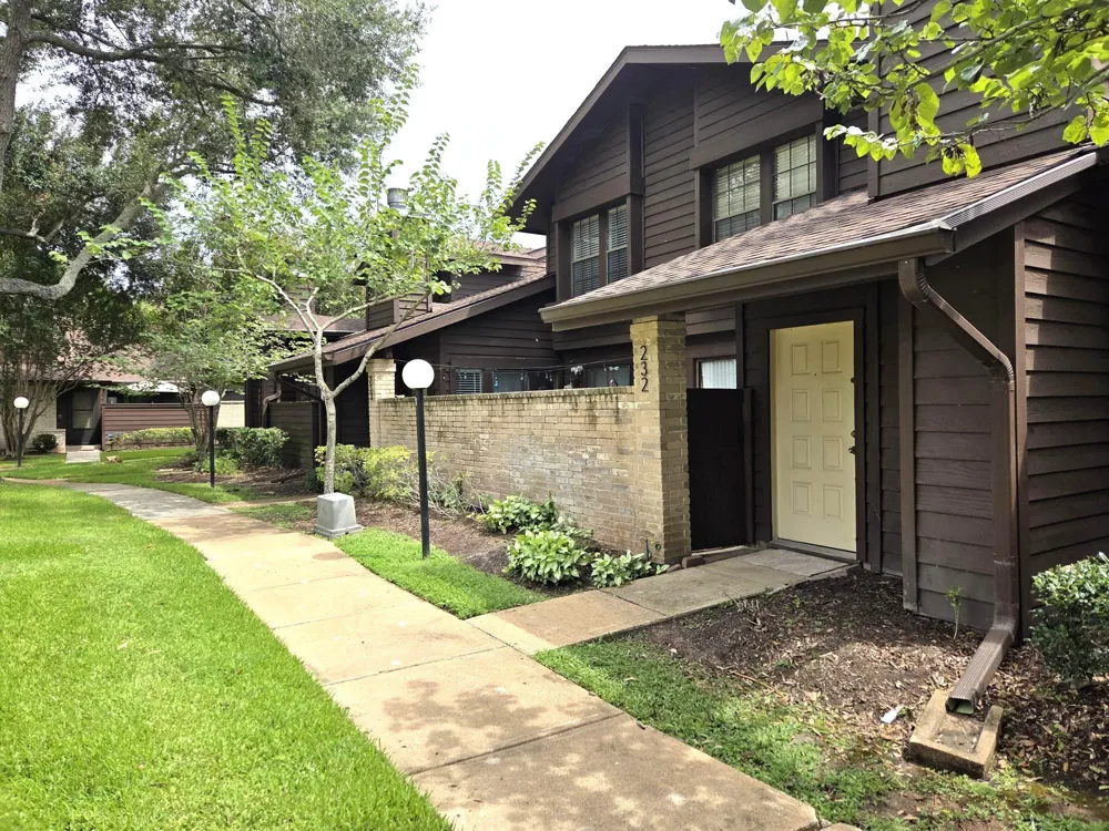 2611 Grants Lake Boulevard #232 Sugar Land, TX 77479