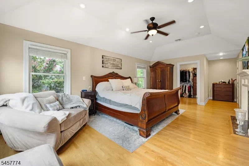 84 Vanderburgh Ave Rutherford, NJ 07070