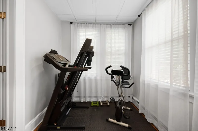 84 Vanderburgh Ave Rutherford, NJ 07070