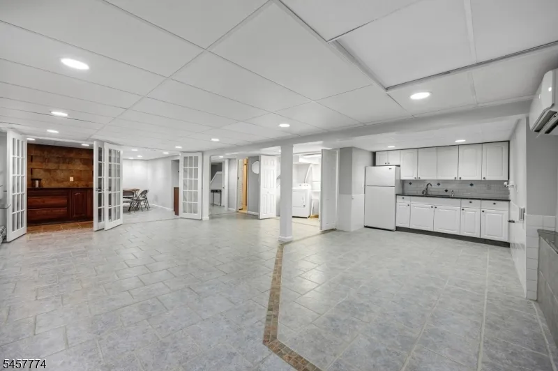 84 Vanderburgh Ave Rutherford, NJ 07070