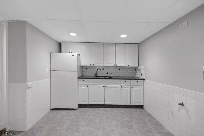 84 Vanderburgh Ave Rutherford, NJ 07070